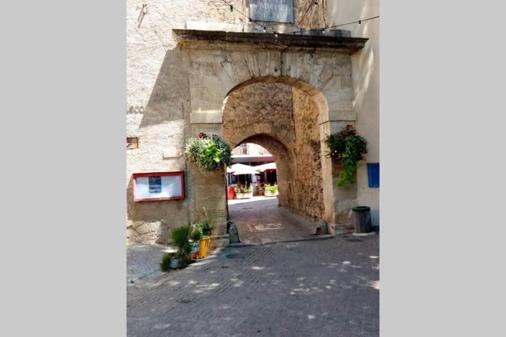 Bize-Minervois Character Filled House Overlooking The River Cesse מראה חיצוני תמונה